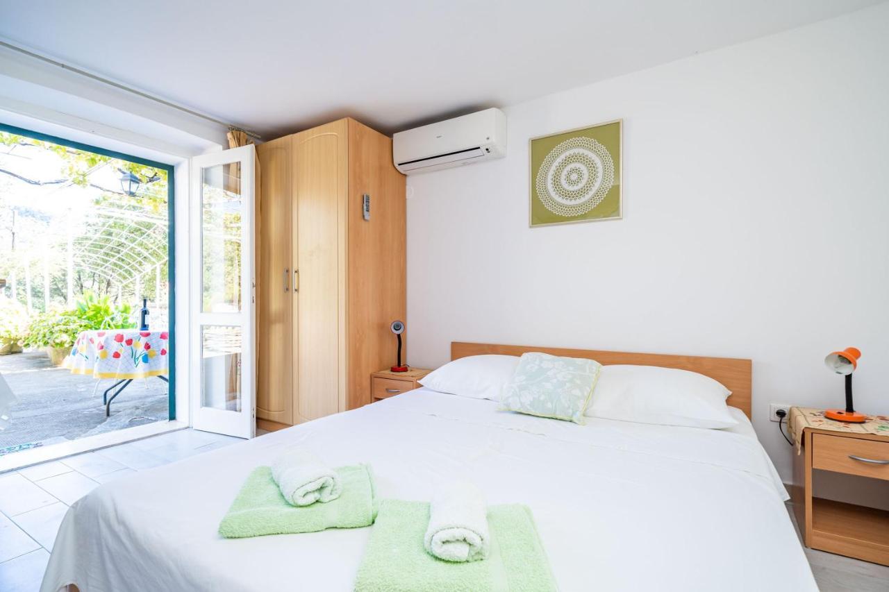 זאטון Apartments Lidija מראה חיצוני תמונה