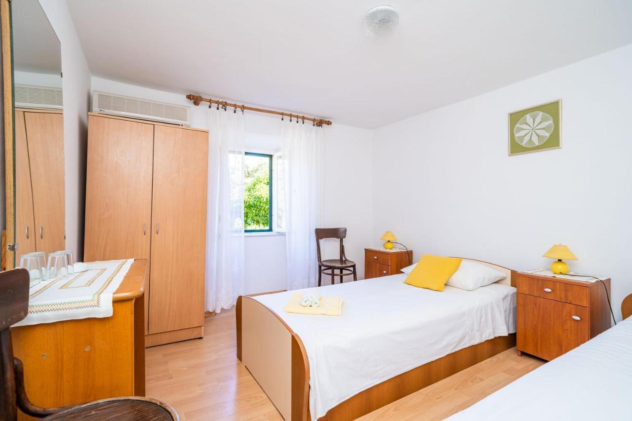 זאטון Apartments Lidija מראה חיצוני תמונה