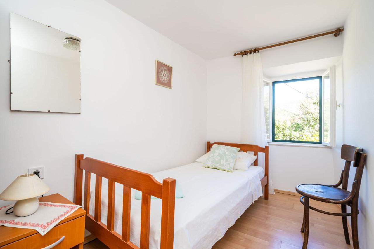 זאטון Apartments Lidija מראה חיצוני תמונה