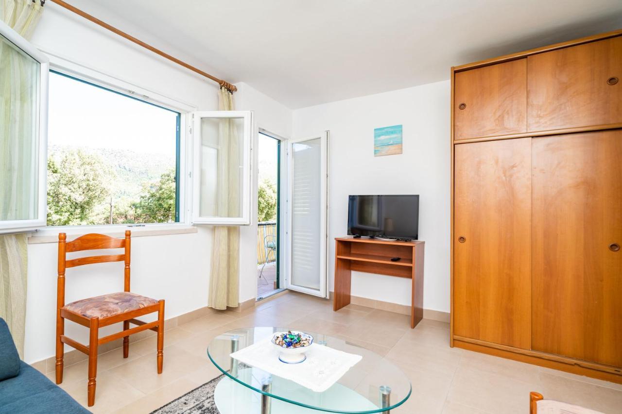 זאטון Apartments Lidija מראה חיצוני תמונה