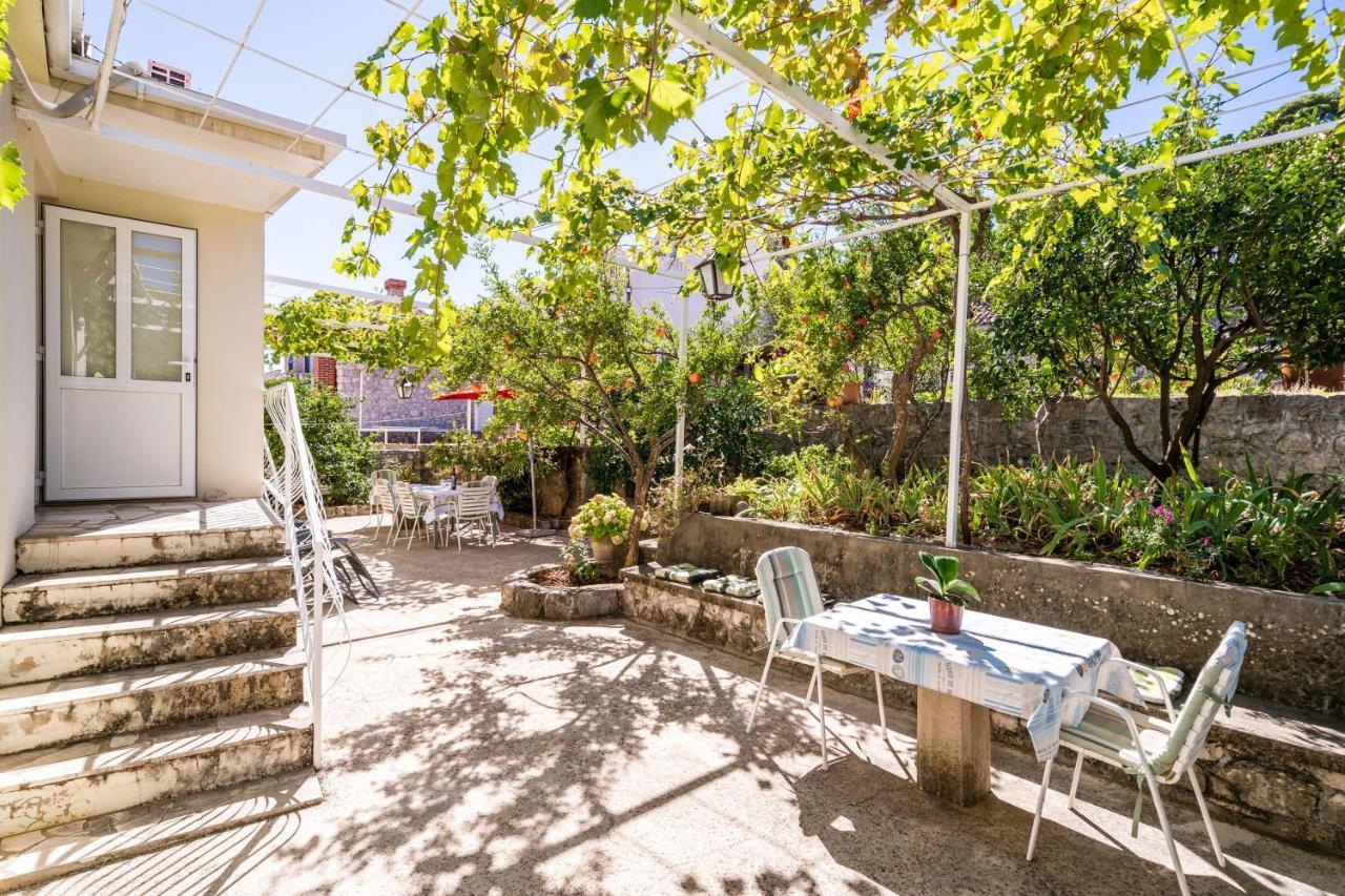 זאטון Apartments Lidija מראה חיצוני תמונה