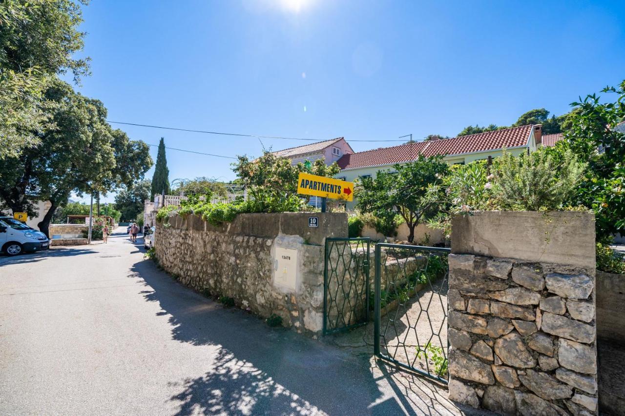 זאטון Apartments Lidija מראה חיצוני תמונה