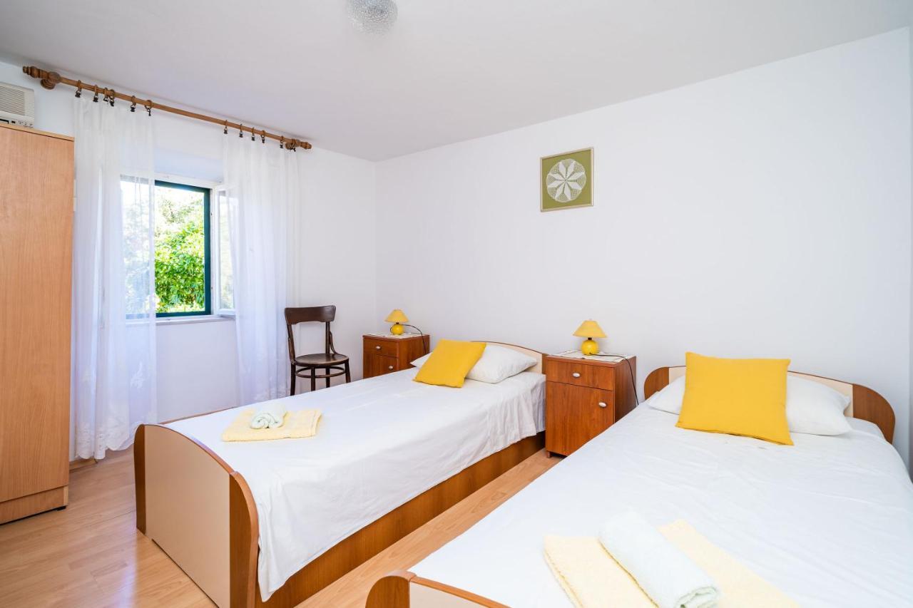 זאטון Apartments Lidija מראה חיצוני תמונה